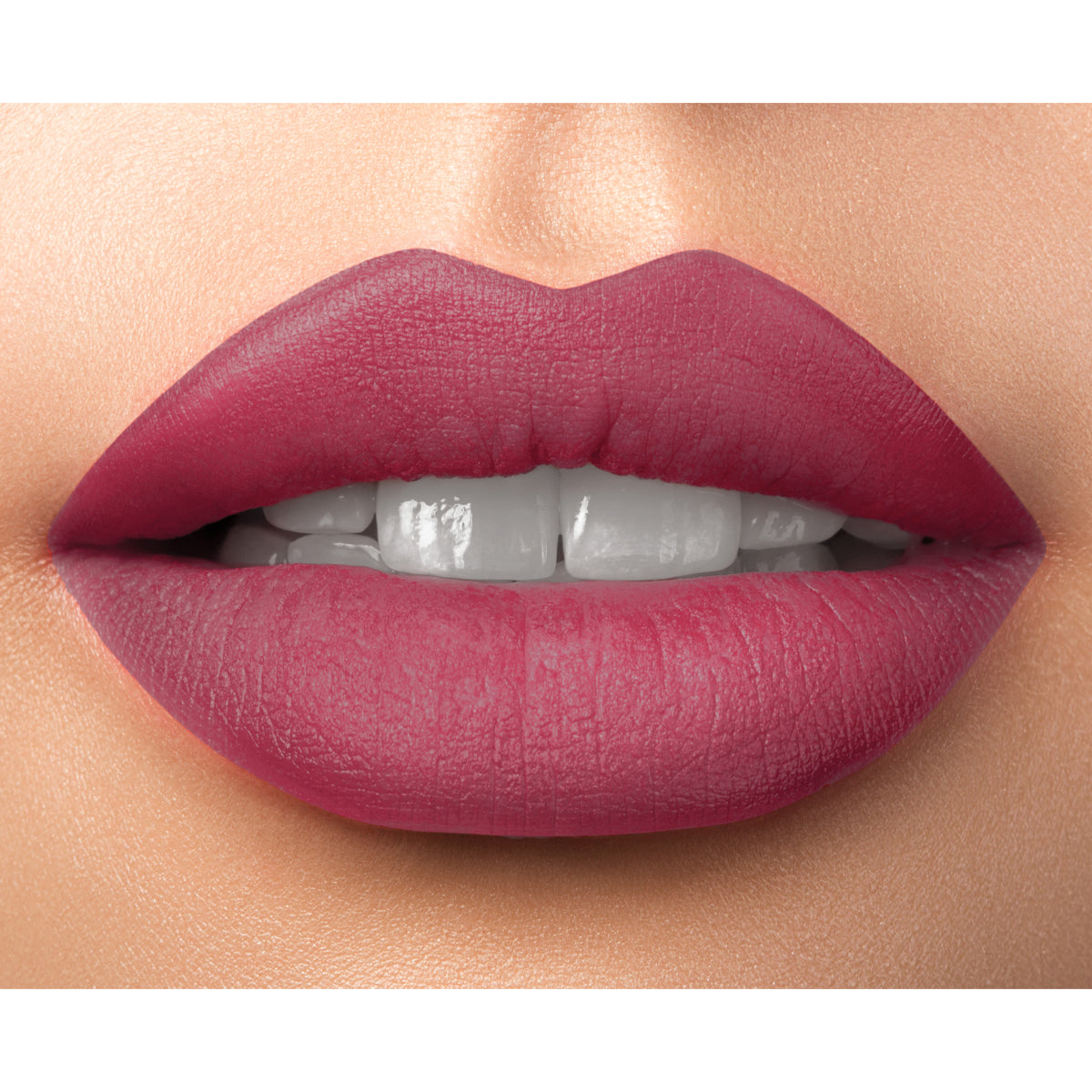 Mattes Lippenduo mit Seideneffekt