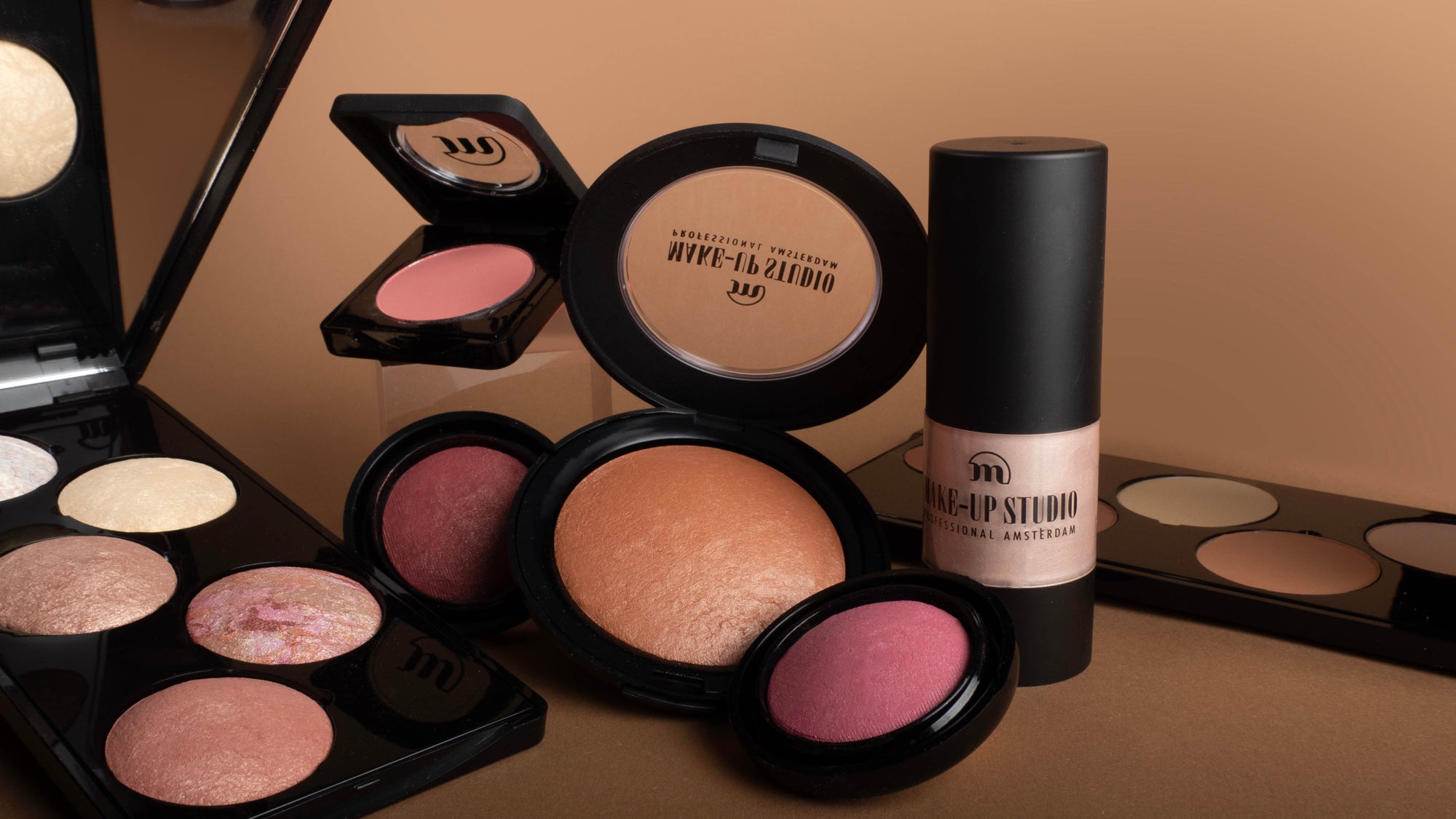 Make-up Studio Cheek