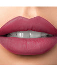 Mattes Lippenduo mit Seideneffekt