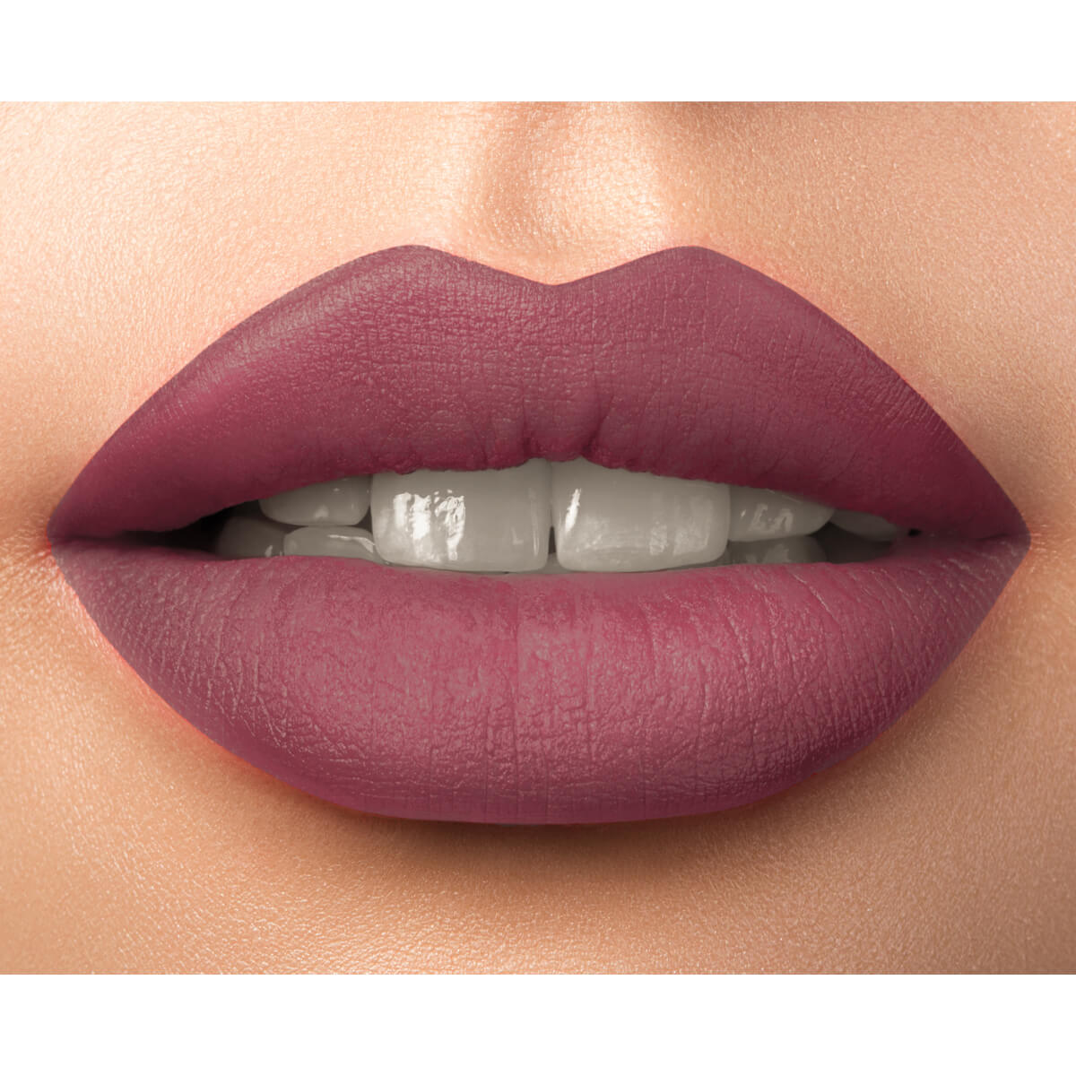 Mattes Lippenduo mit Seideneffekt